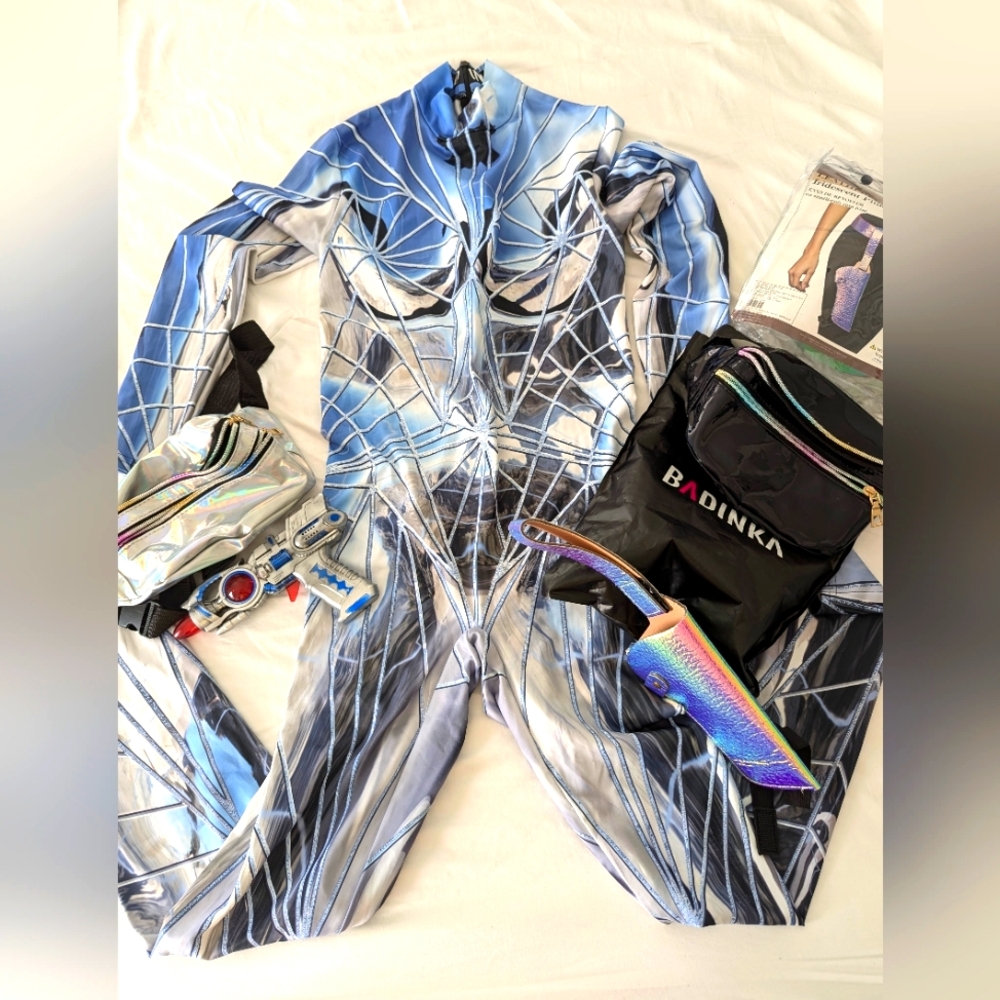 BANDIKA YOU REFLECT COSTUME